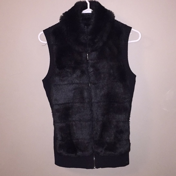 Faux Fur Black Guess Vest - Picture 4 of 7